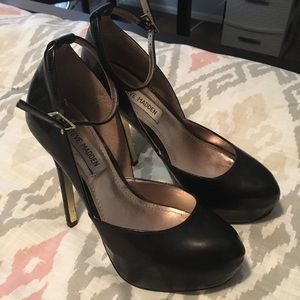 Black Platform Pumps